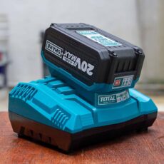 Fast Intelligent Charger - 20V - TOTAL TFCLI2003 - Image 3